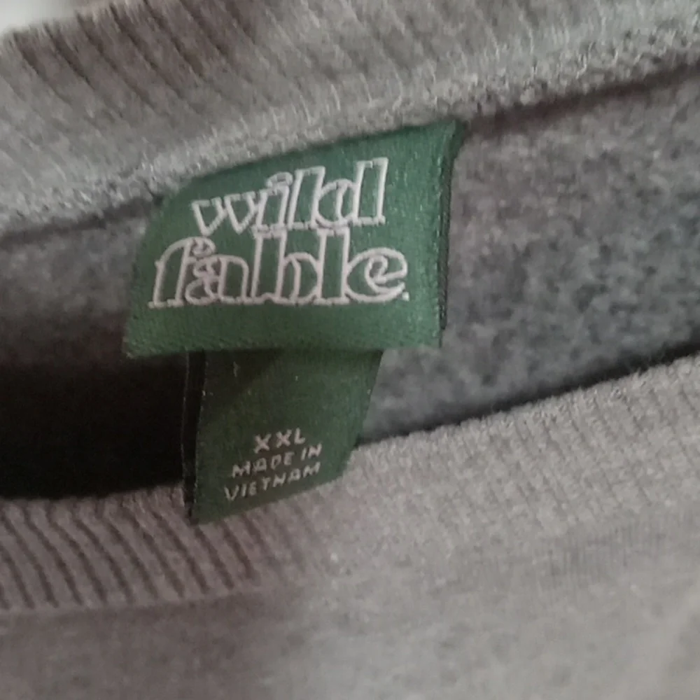 ( 311 )  Wild Fable. Grey cropped sweatshirt - Picture 2 of 3